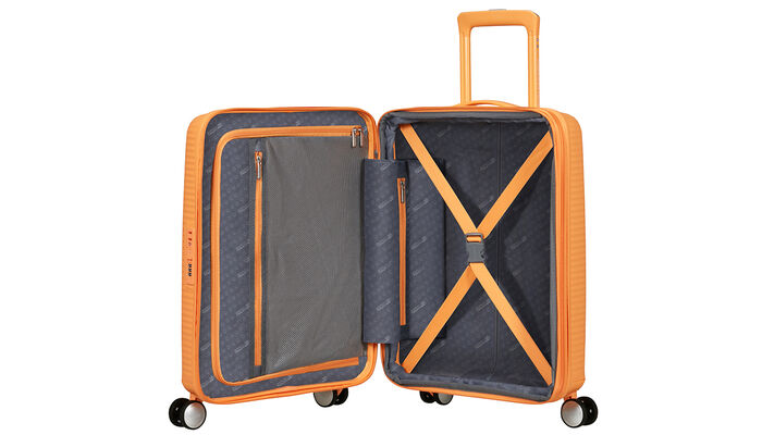 Organisation intérieure avec une poche  zippée supplémentaire