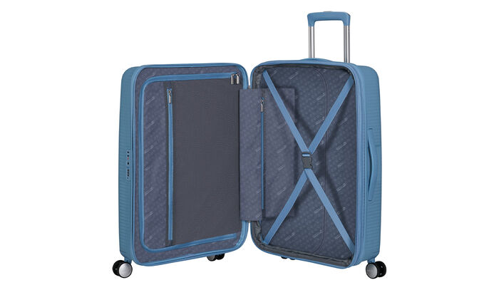 Organisation intérieure avec une poche  zippée supplémentaire