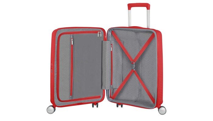 Organisation intérieure avec une poche  zippée supplémentaire