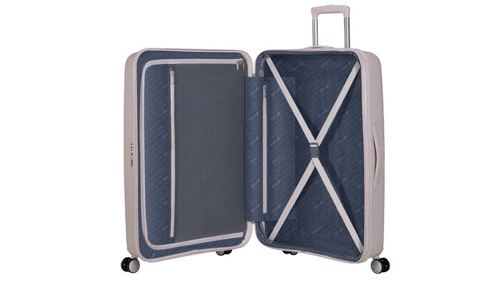 Organisation intérieure avec une poche  zippée supplémentaire