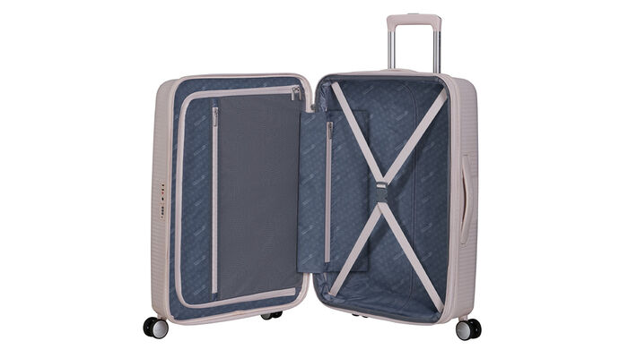 Organisation intérieure avec une poche  zippée supplémentaire