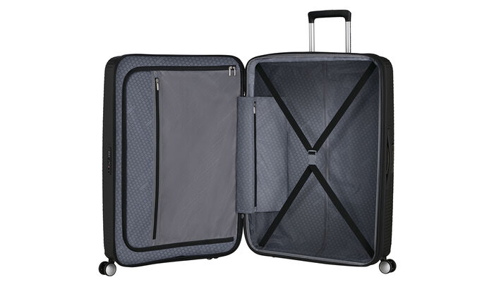 Organisation intérieure avec une poche  zippée supplémentaire