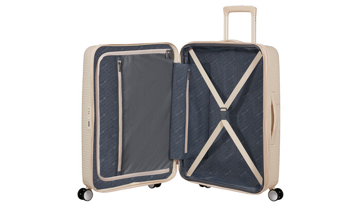 Organisation intérieure avec une poche  zippée supplémentaire