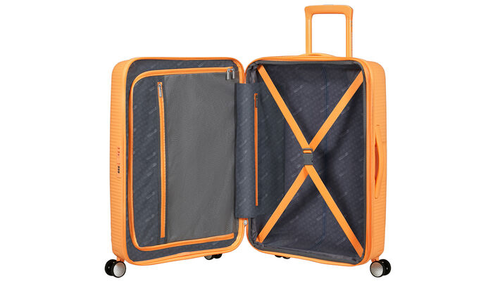 Organisation intérieure avec une poche  zippée supplémentaire