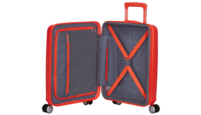 Organisation intérieure avec une poche  zippée supplémentaire