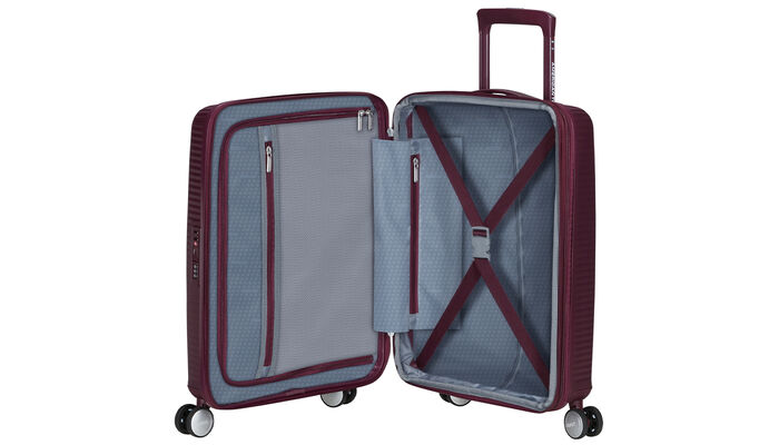 Organisation intérieure avec une poche  zippée supplémentaire